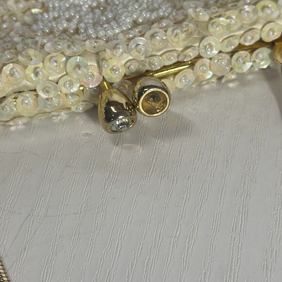 Vintage Hand Beaded Clutch Purse Beige Handbag Kisslock Handbag Gold Hardware - Picture 4 of 6